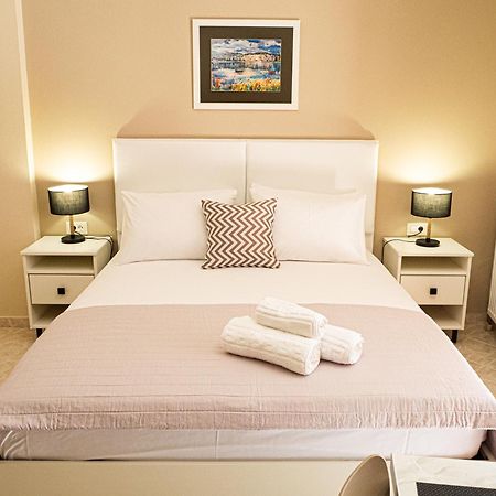 Dina Apartments Argostoli Eksteriør bilde