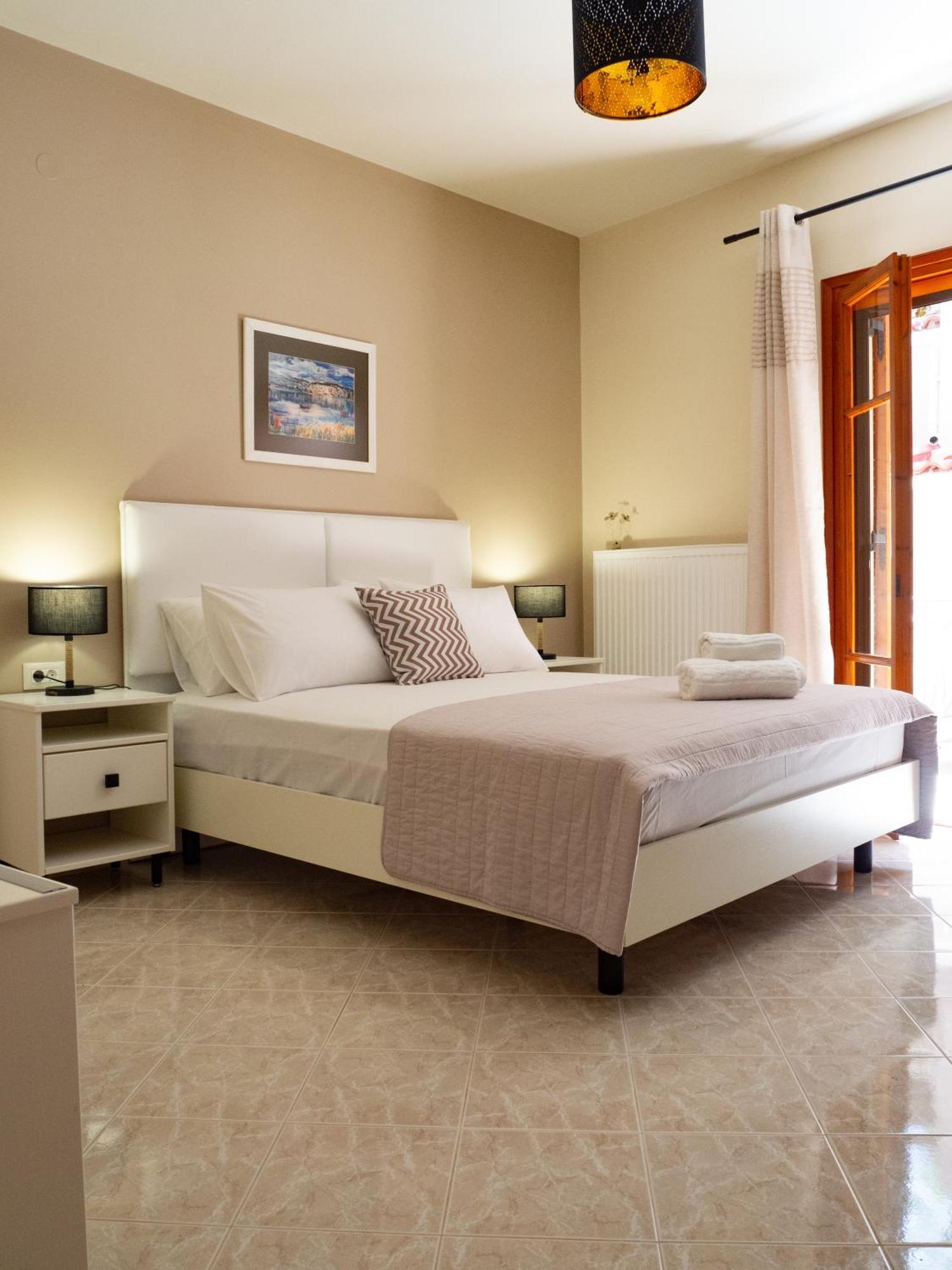 Dina Apartments Argostoli Eksteriør bilde